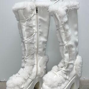 Women's White Faux Fur Platform Boots US 9.5